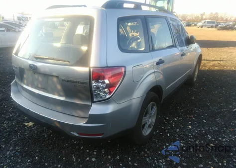 2010 Subaru Forester 2.5X из США, поврежденный, VIN JF2SH6BC7AH772382